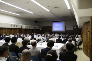 演題は「巨大地震に備えて ―東日本大震災支援の経験より―」でした。